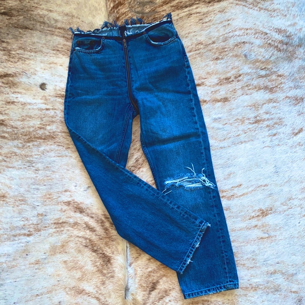 BDG urban Outfitters Full Zipper Jeans. size 25. Great condition.